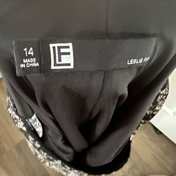 Leslie Fay Black and and Ivory Printed with 3/4 Tiered Bell Sleeve Mini Dress - Picture 5 of 5